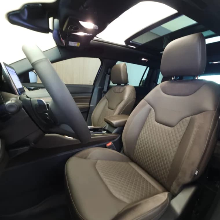 JEEP COMMANDER 2.0 TD380 TURBO DIESEL OVERLAND AT9 2025 Diesel - Picture 5