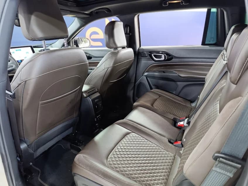 JEEP COMMANDER 2.0 TD380 TURBO DIESEL OVERLAND AT9 2022 Diesel - Picture 12