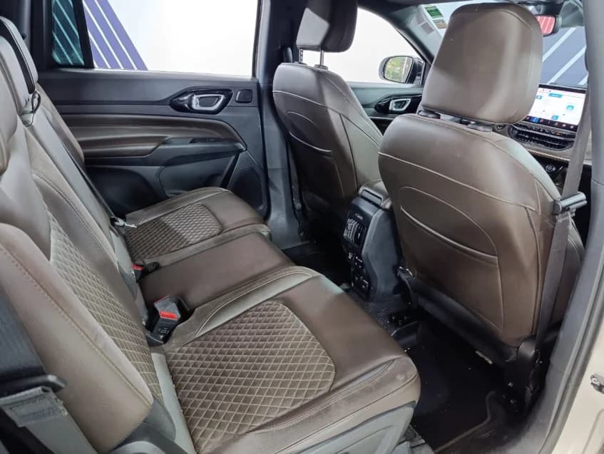 JEEP COMMANDER 2.0 TD380 TURBO DIESEL OVERLAND AT9 2022 Diesel - Picture 16