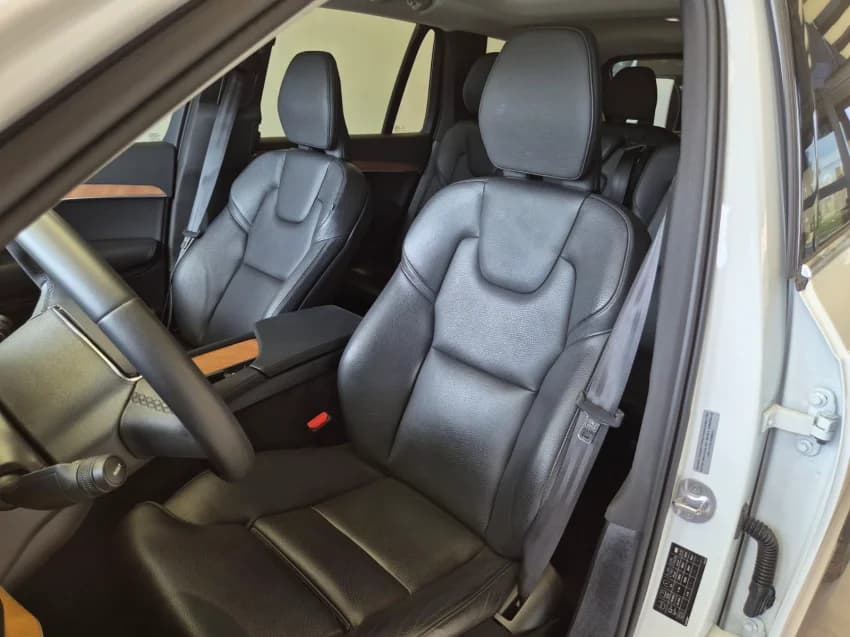 Volvo XC90 2.0 T8 RECHARGE PLUS AWD GEARTRONIC 2023 Híbrido - Foto 10
