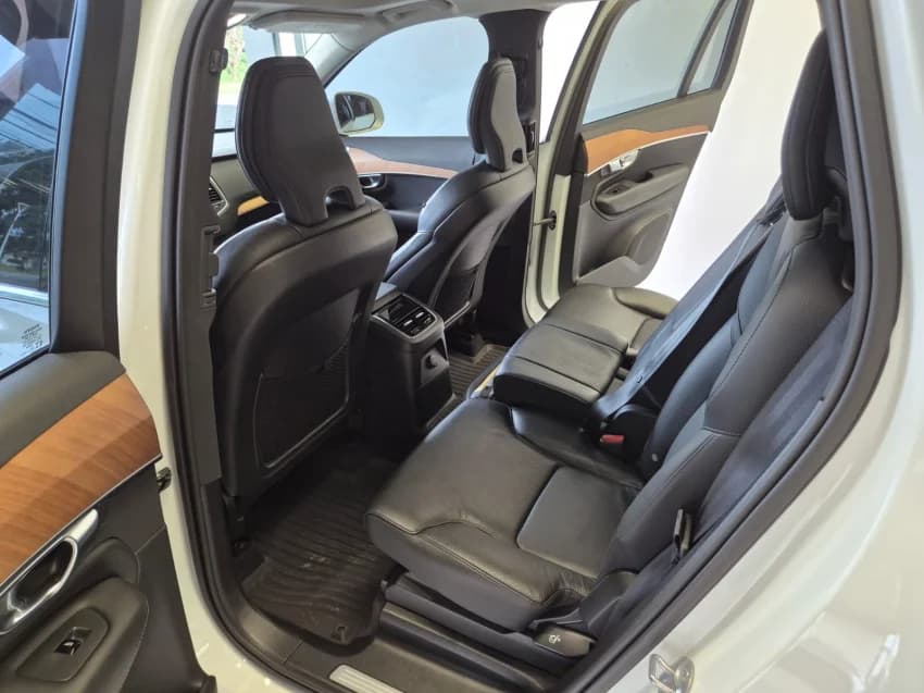 Volvo XC90 2.0 T8 RECHARGE PLUS AWD GEARTRONIC 2023 Híbrido - Foto 11