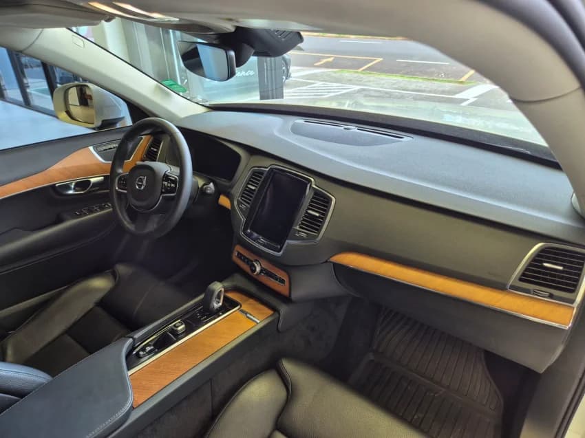 Volvo XC90 2.0 T8 RECHARGE PLUS AWD GEARTRONIC 2023 Híbrido - Foto 12
