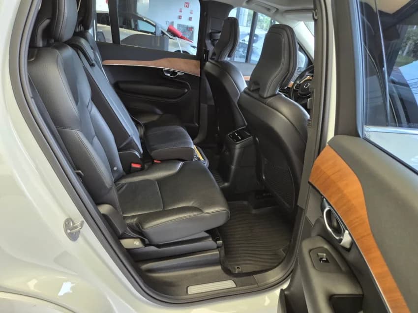 Volvo XC90 2.0 T8 RECHARGE PLUS AWD GEARTRONIC 2023 Híbrido - Foto 14