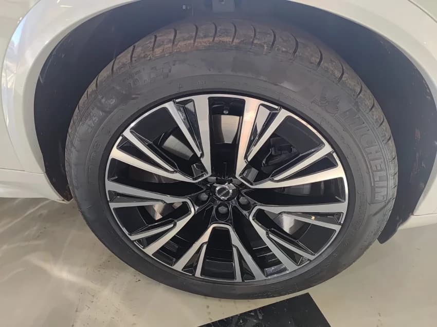 Volvo XC90 2.0 T8 RECHARGE PLUS AWD GEARTRONIC 2023 Híbrido - Foto 16