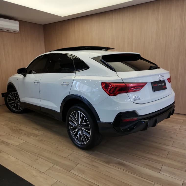 Audi Q3 2.0 40 TFSI GASOLINA SPORTBACK PERFORMANCE BLACK QUATTRO TIPTRONIC 2023 Gasolina - Foto 3