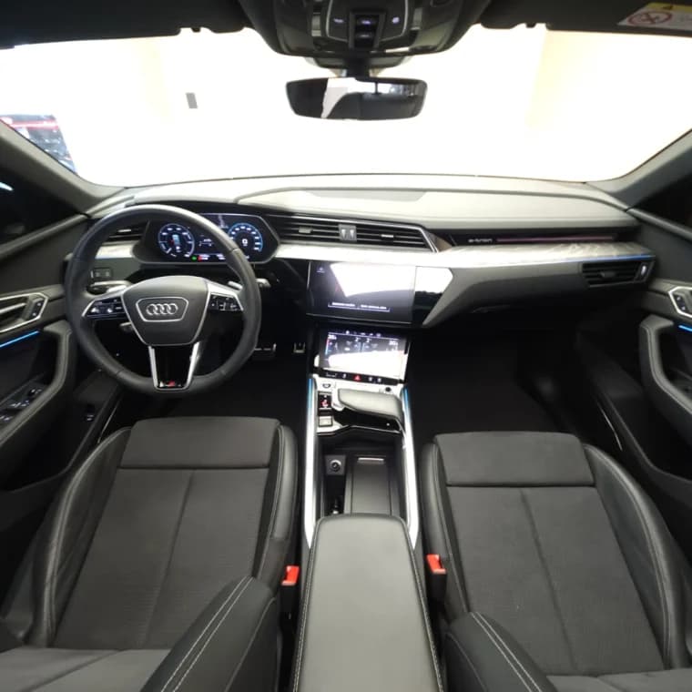 Audi Q8 E-TRON 55 ELÉTRICO PERFORMANCE BLACK QUATTRO 2024 Elétrico - Picture 5