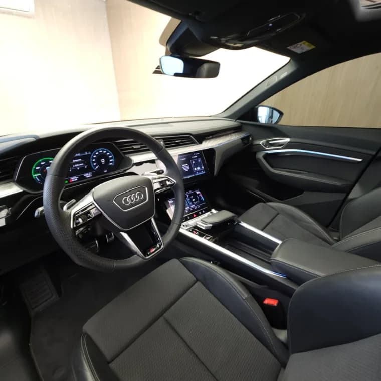 Audi Q8 E-TRON 55 ELÉTRICO PERFORMANCE BLACK QUATTRO 2024 Elétrico - Picture 7