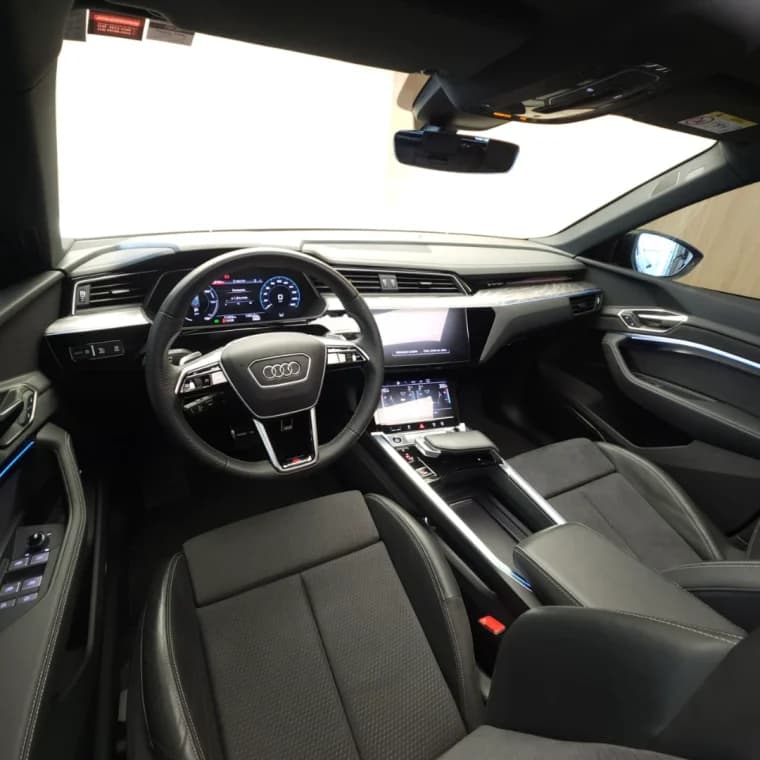 Audi Q8 E-TRON 55 ELÉTRICO PERFORMANCE BLACK QUATTRO 2024 Elétrico - Picture 9