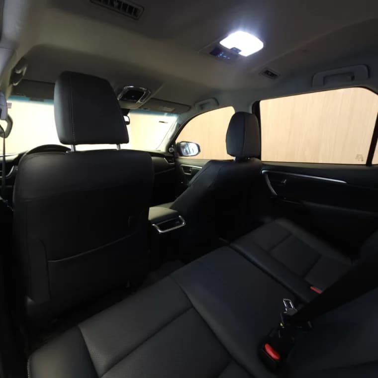 Toyota HILUX SW4 2.8 D-4D TURBO DIESEL SRX PLATINUM 4X4 AUTOMÁTICO 2024 Diesel - Picture 10