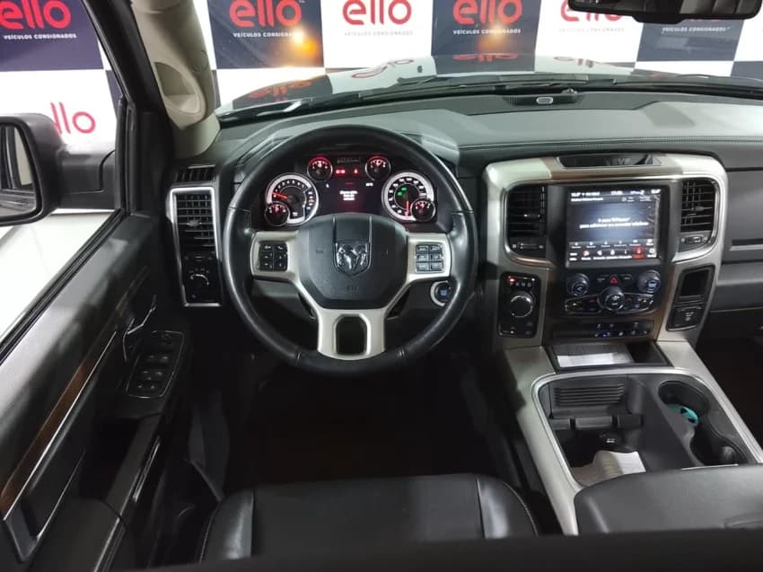 Ram CLASSIC 5.7 V8 GASOLINA LARAMIE CD 4X4 AUTOMÁTICO 2023 Gasolina - Picture 10