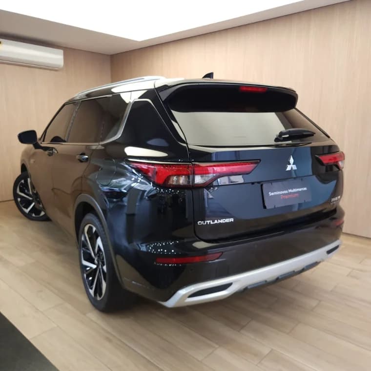 Mitsubishi OUTLANDER 2.4 PHEV SIGNATURE S-AWC DHT 2026 Híbrido - Foto 3