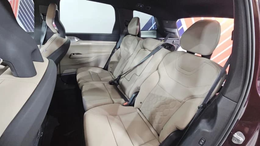 Volvo EX90 P8 RECHARGE TWIN ELECTRIC PERFORMANCE ULTRA AWD 2025 Híbrido - Picture 10