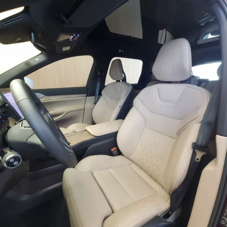 Volvo EX90 P8 RECHARGE TWIN ELECTRIC PERFORMANCE ULTRA AWD 2025 Híbrido - Picture 5