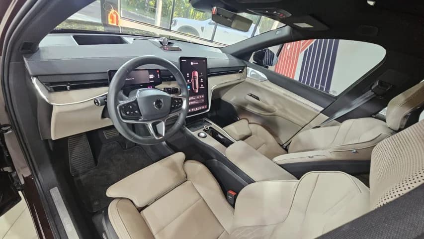 Volvo EX90 P8 RECHARGE TWIN ELECTRIC PERFORMANCE ULTRA AWD 2025 Híbrido - Picture 8