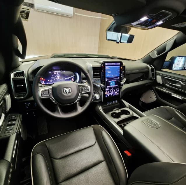 Ram 1500 3.0 HURRICANE 6 BITURBO GASOLINA LARAMIE NIGHT EDITION CD 4X4 AUTOMÁTICO 2025 Diesel - Foto 8