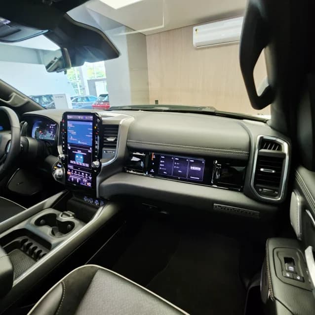 Ram 1500 3.0 HURRICANE 6 BITURBO GASOLINA LARAMIE NIGHT EDITION CD 4X4 AUTOMÁTICO 2025 Diesel - Foto 9