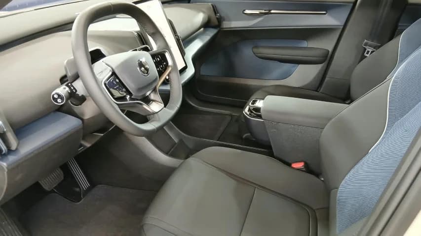 Volvo EX30 51 KW ELÉTRICO CORE 2026 Híbrido - Foto 10