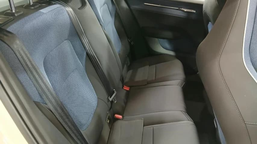 Volvo EX30 51 KW ELÉTRICO CORE 2026 Híbrido - Foto 13
