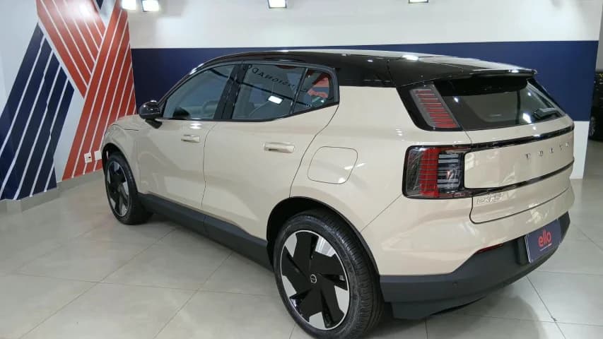 Volvo EX30 51 KW ELÉTRICO CORE 2026 Híbrido - Foto 4
