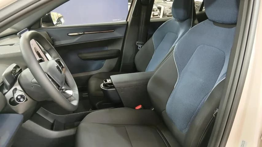 Volvo EX30 51 KW ELÉTRICO CORE 2026 Híbrido - Foto 9