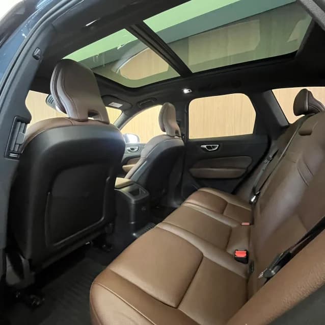 Volvo XC60 2.0 T8 HYBRID MOMENTUM AWD GEARTRONIC 2021 Híbrido - Foto 10