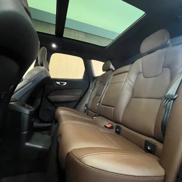 Volvo XC60 2.0 T8 HYBRID MOMENTUM AWD GEARTRONIC 2021 Híbrido - Foto 11