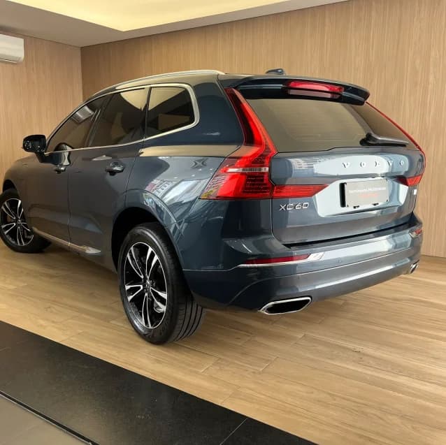Volvo XC60 2.0 T8 HYBRID MOMENTUM AWD GEARTRONIC 2021 Híbrido - Foto 4
