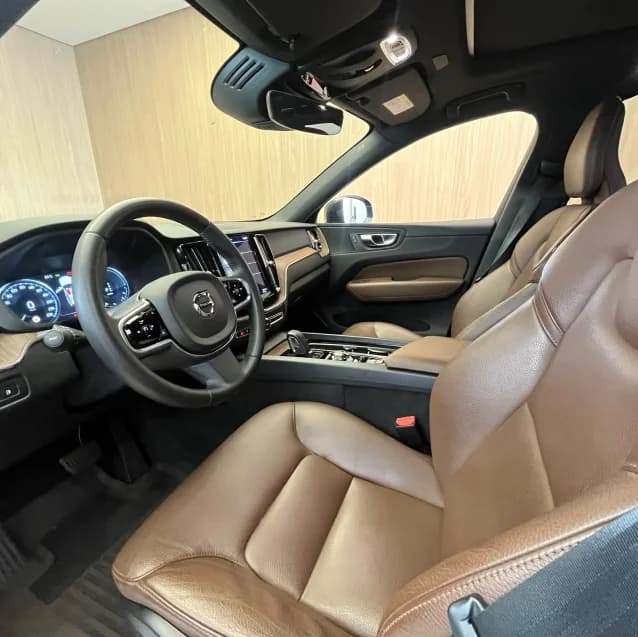 Volvo XC60 2.0 T8 HYBRID MOMENTUM AWD GEARTRONIC 2021 Híbrido - Foto 7