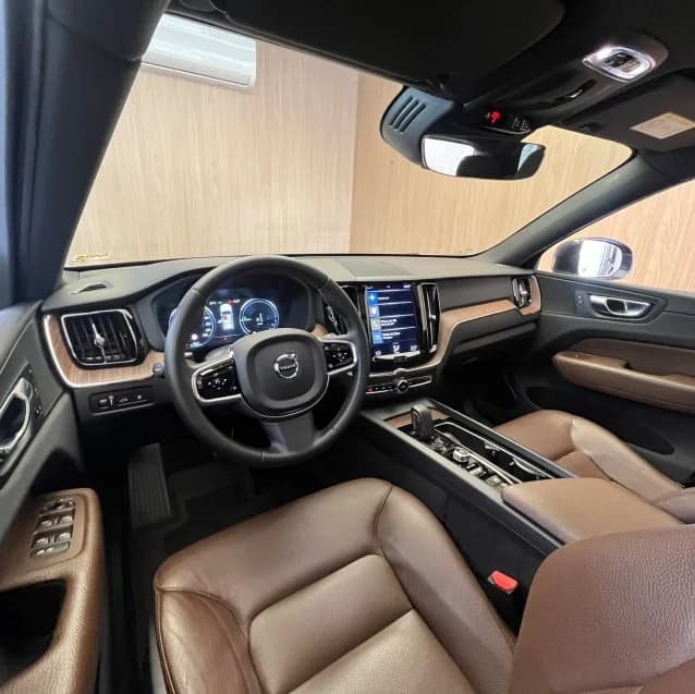 Volvo XC60 2.0 T8 HYBRID MOMENTUM AWD GEARTRONIC 2021 Híbrido - Foto 9