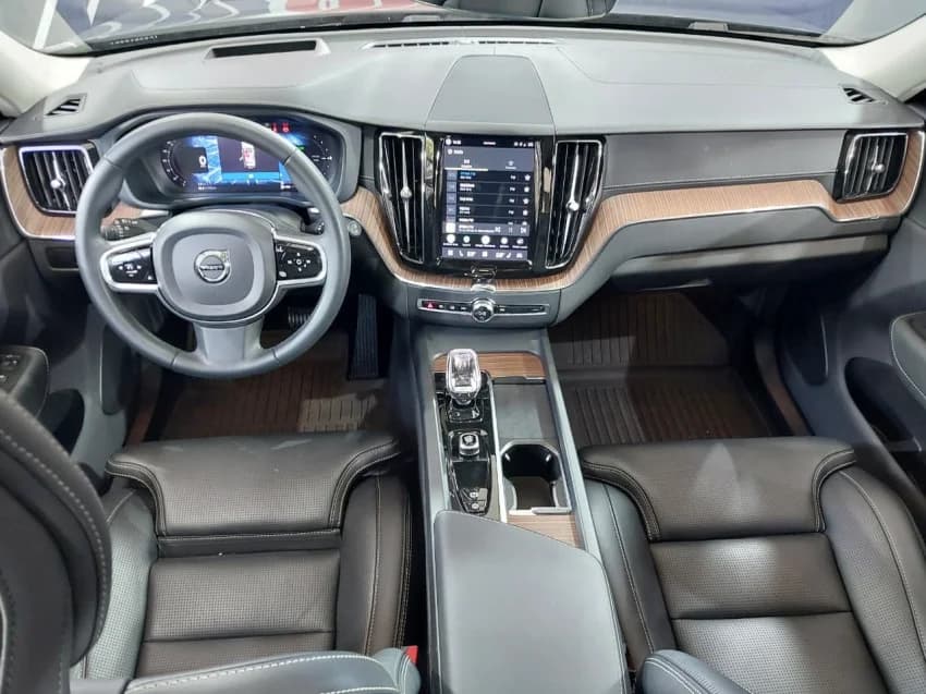 Volvo XC60 2.0 T8 RECHARGE ULTIMATE AWD GEARTRONIC 2023 Flex - Foto 10