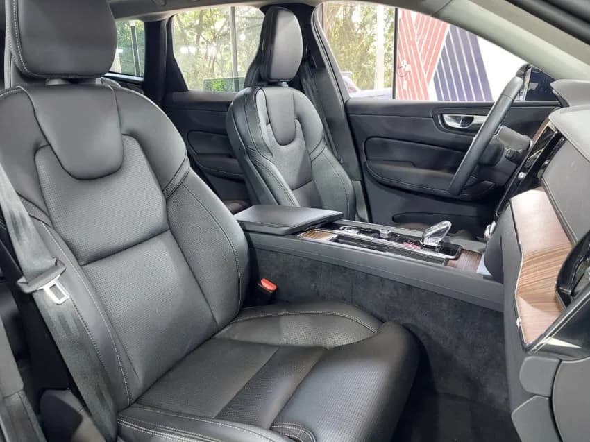 Volvo XC60 2.0 T8 RECHARGE ULTIMATE AWD GEARTRONIC 2023 Flex - Foto 17
