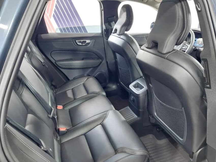 Volvo XC60 2.0 T8 RECHARGE ULTIMATE AWD GEARTRONIC 2023 Flex - Foto 19