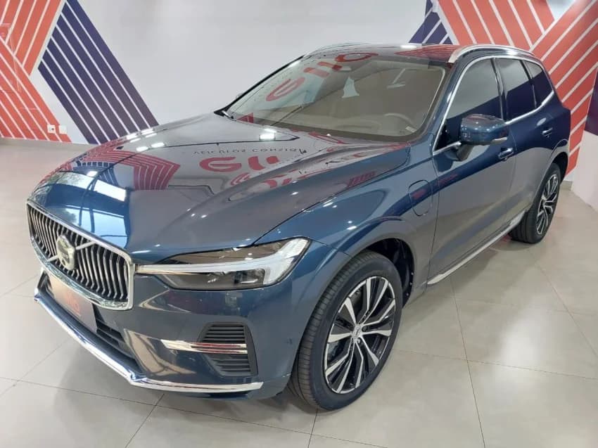 Volvo XC60 2.0 T8 RECHARGE ULTIMATE AWD GEARTRONIC 2023 Flex - Foto 3