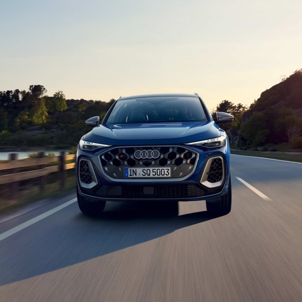 Audi SQ5 SUV: Luz de projeção no vidro traseiro