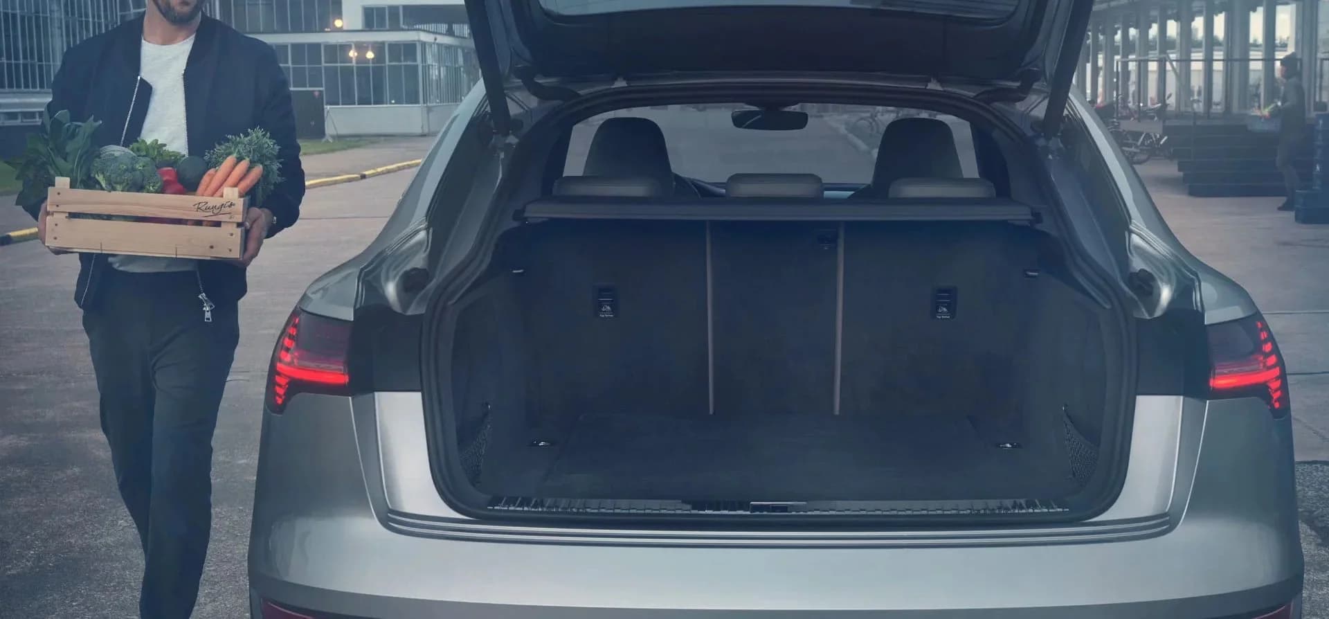 Audi e-Tron Sportback: Porta-malas